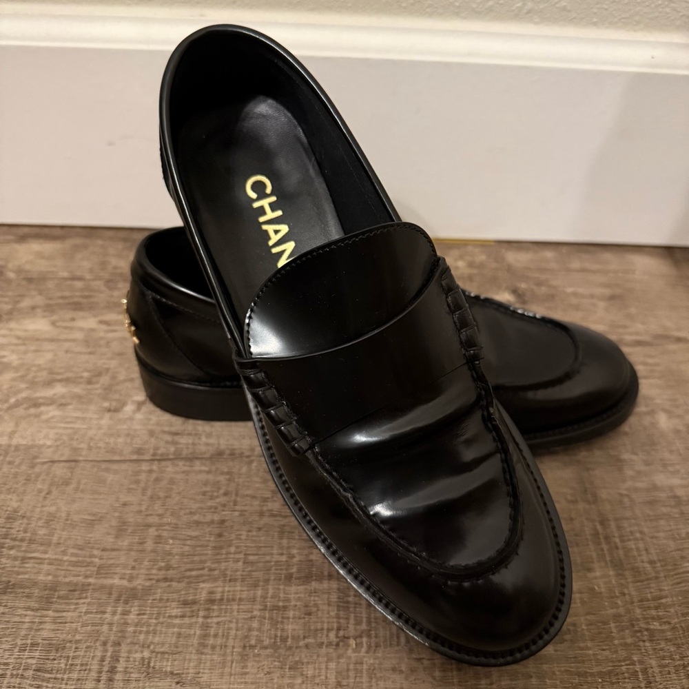 Authentic CHANEL Back to College Loafers 37.5